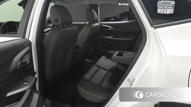 Chevrolet (GM Daewoo) Trax Crossover 2023 Белый из Кореи, фото 2