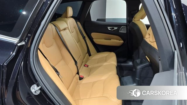 Volvo XC60 second Generation 2025 Черный из Кореи, фото 2