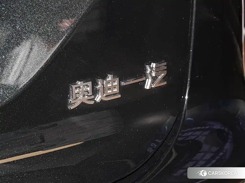 Audi Q6L 2026 Черный из Китая, фото 2