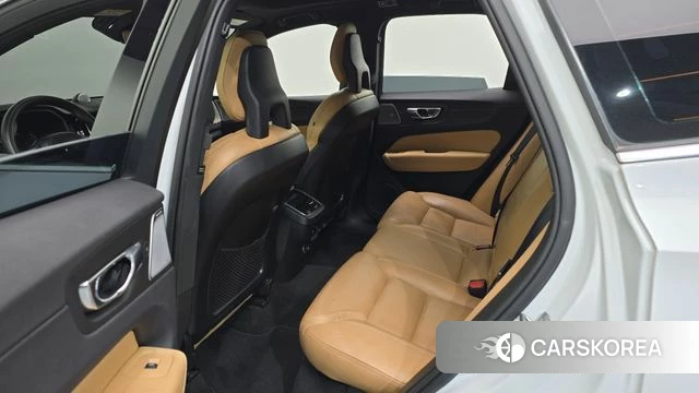 Volvo XC60 second Generation 2018 Белый из Кореи, фото 2
