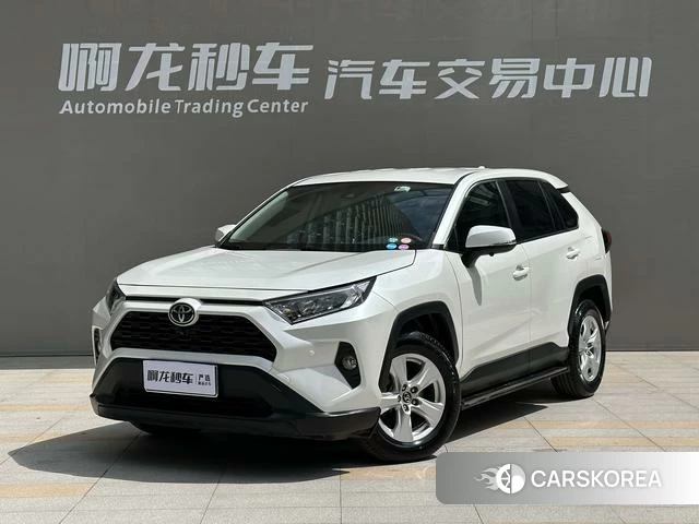Toyota RAV4 2021 Белый из Китая, фото 2