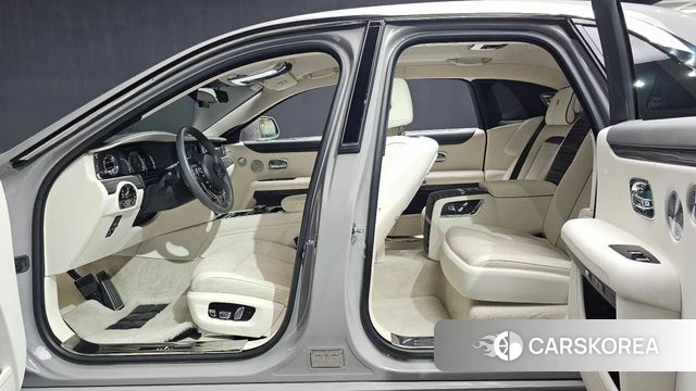 Rolls-Royce Ghost 2nd Generation 2020 Серебристо-серый из Кореи, фото 2