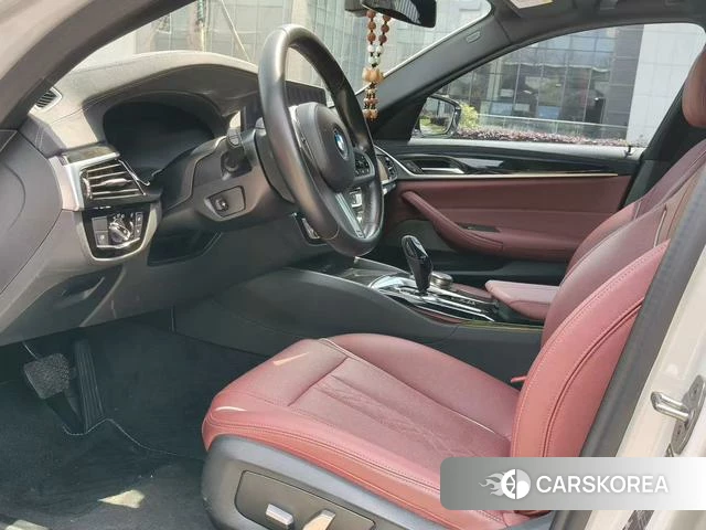 BMW 5 series 2022 Белый из Китая, фото 2
