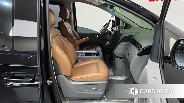 Hyundai Staria 2022 Черный из Кореи, фото 2