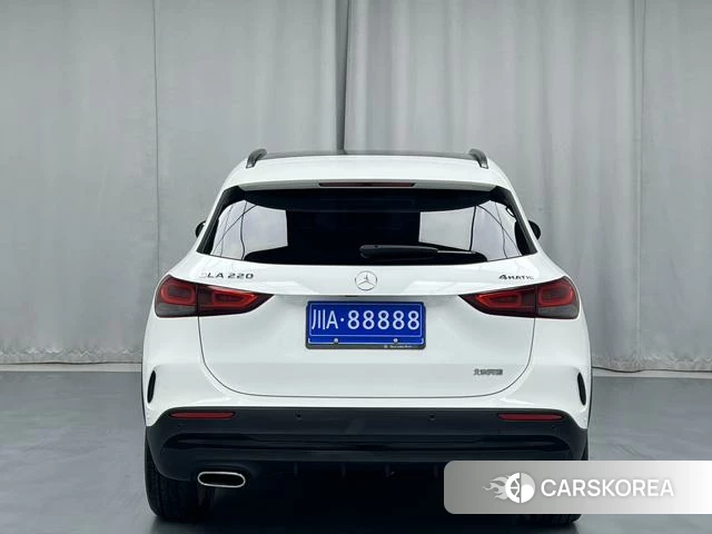 Mercedes-Benz GLA 2023 Белый из Китая, фото 2
