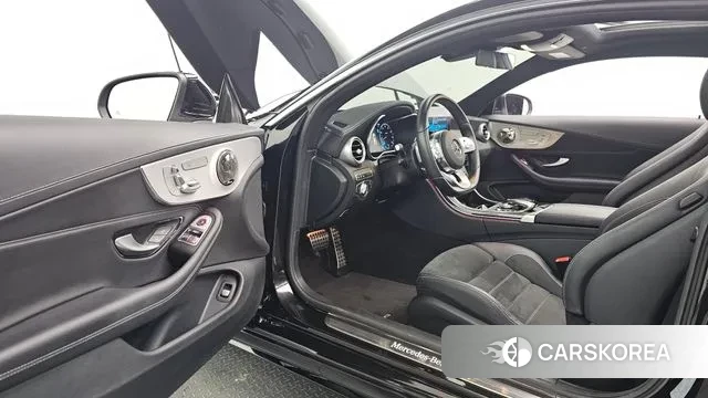 Mercedes-Benz C-Class W205 2022 Черный из Кореи, фото 2