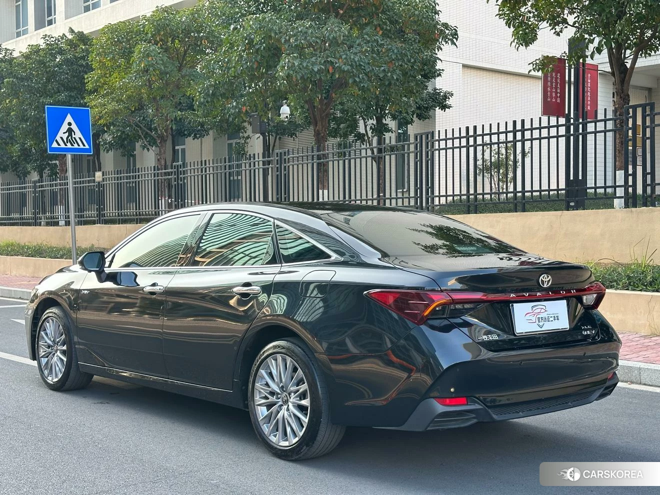 Toyota Avalon 2024 Черный из Китая, фото 2