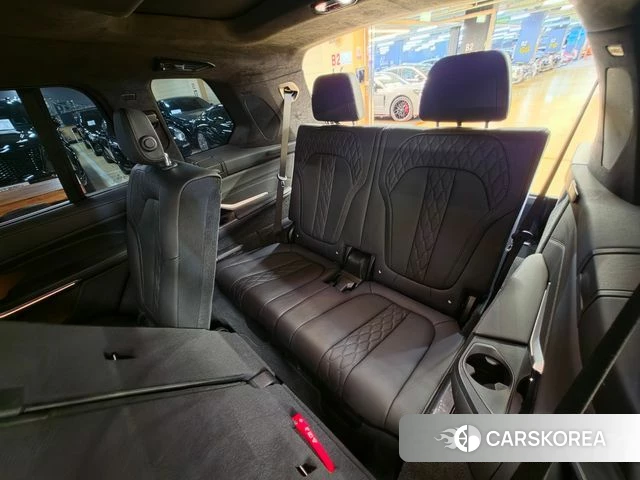 BMW X7 (G07) 2023 Черный из Кореи, фото 2