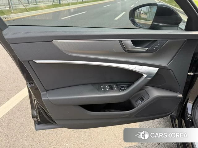 Audi A6 2021 Черный из Китая, фото 2