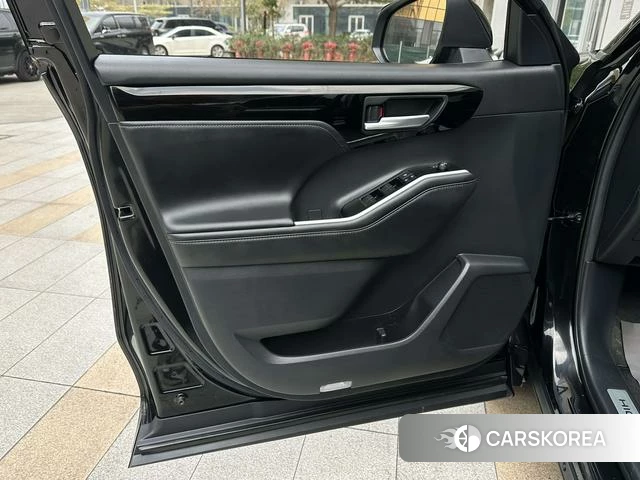 Toyota Highlander 2022 Черный из Китая, фото 2
