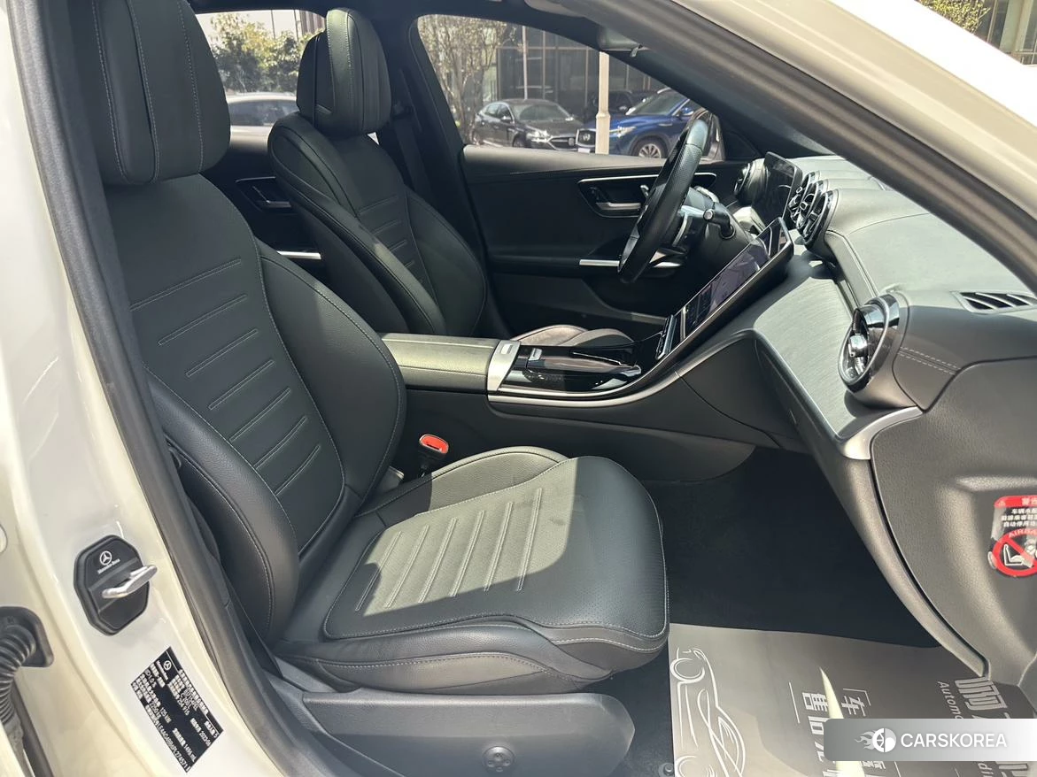 Mercedes-Benz C-class 2023 Белый из Китая, фото 2