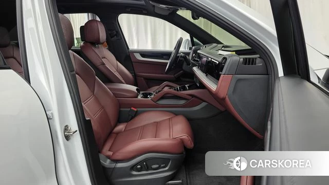 Porsche Cayenne (PO536) 2025 Белый из Кореи, фото 2