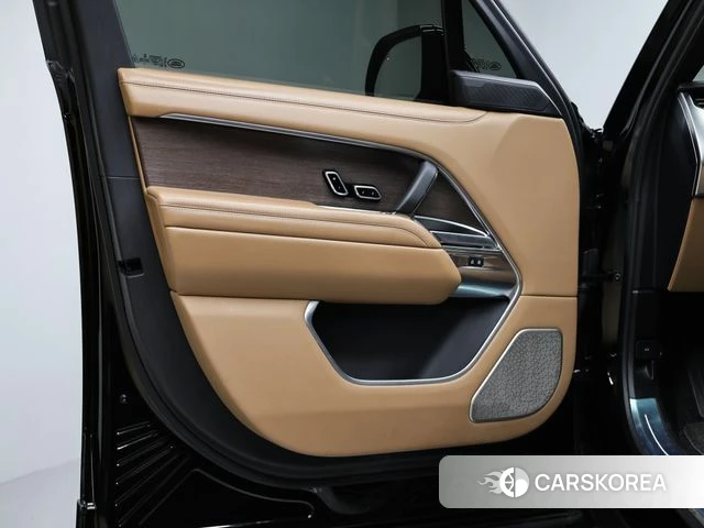 Land Rover Range Rover 5th Generation 2023 Черный из Кореи, фото 2