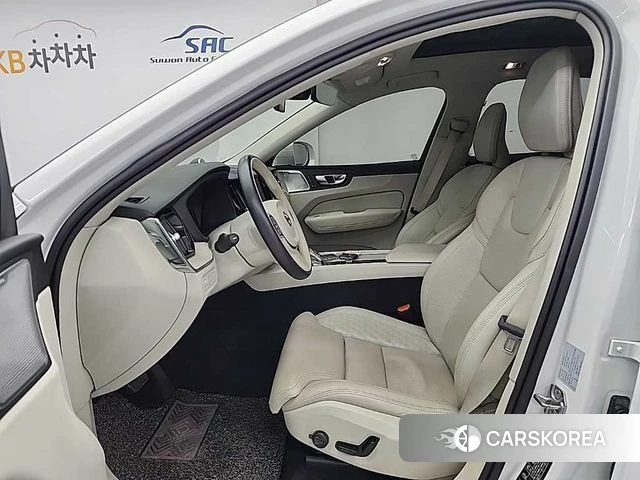 Volvo XC60 second Generation 2021 Белый из Кореи, фото 2