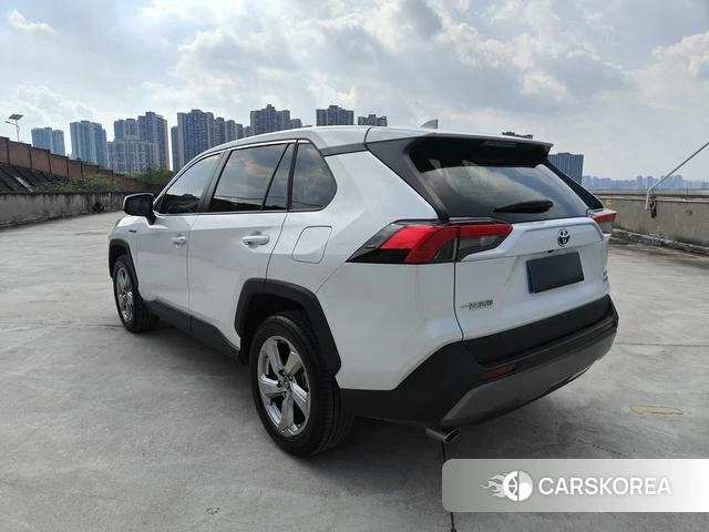 Toyota RAV4 2022 Белый из Китая, фото 2