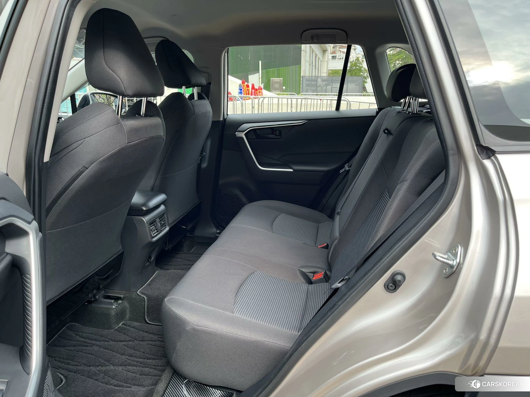 Toyota Wildlander 2024 Серебристо-серый из Китая, фото 2