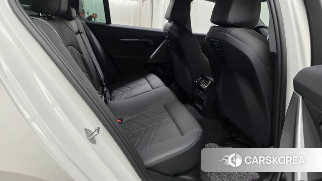 BMW 5 Series (G60) 2023 Белый из Кореи, фото 2