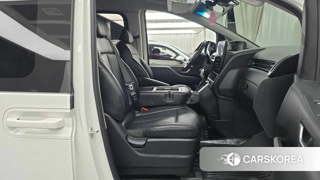 Hyundai Staria 2022 Белый из Кореи, фото 2