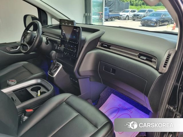 Hyundai Staria 2023 Черный из Кореи, фото 2