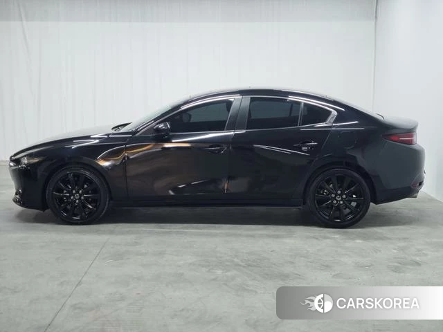 Mazda 3 2023 Черный из Китая, фото 2