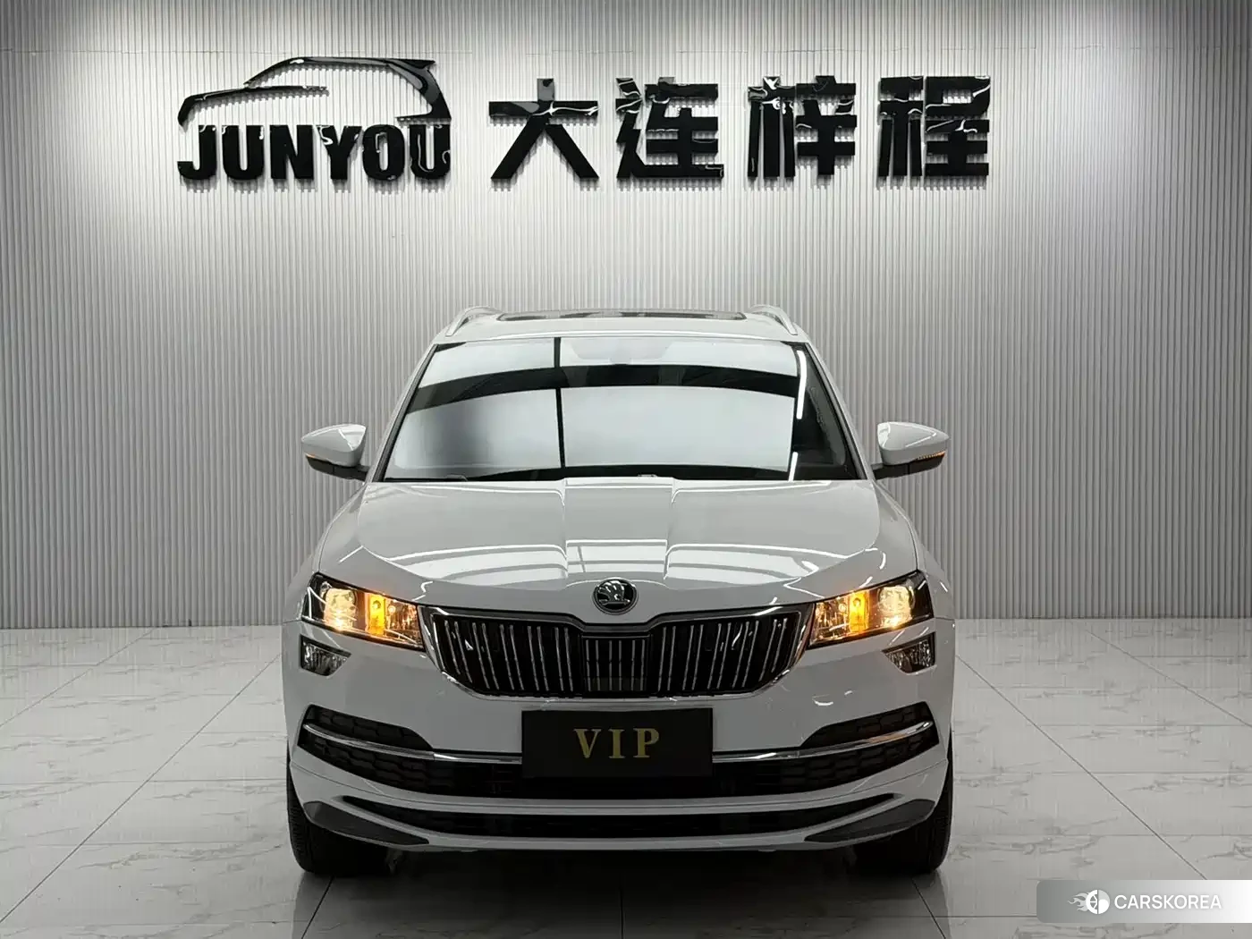 Skoda Karoq 2023 Белый из Китая, фото 2