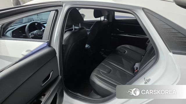 Hyundai Avante Hybrid (CN7) 2023 Белый из Кореи, фото 2