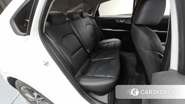 Kia The New K3 2nd generation 2022 Белый из Кореи, фото 2