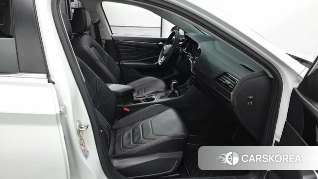 Volkswagen 7th Generation of Jetta 2022 Белый из Кореи, фото 2