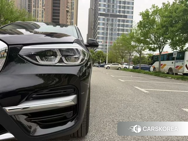 BMW X3 2021 Черный из Китая, фото 2