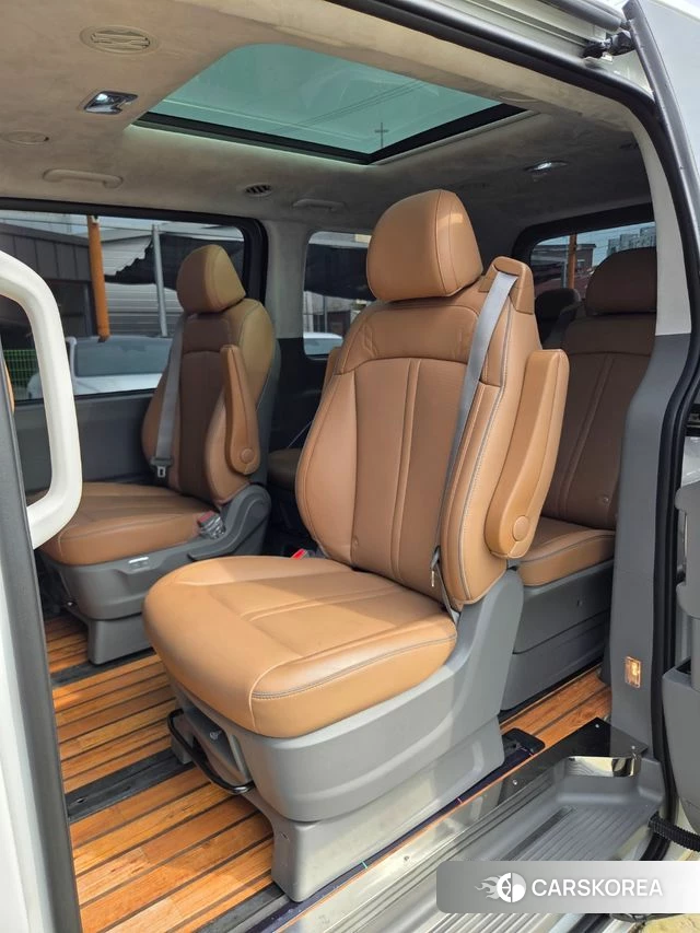 Hyundai Staria 2025 Белый из Кореи, фото 2