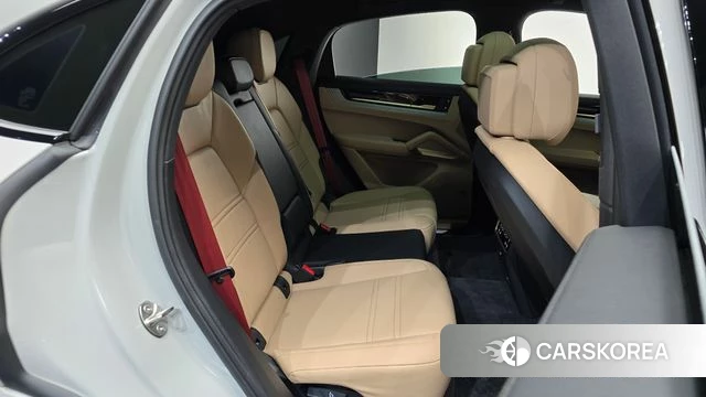 Porsche Cayenne (PO536) 2025 Серебристо-серый из Кореи, фото 2