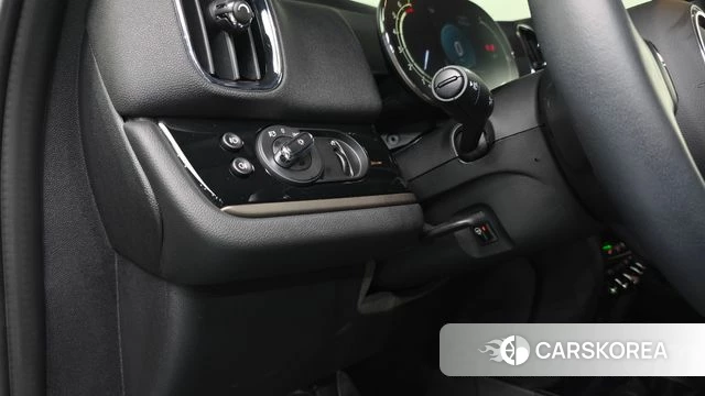 Mini Cooper Countryman 2023 Серебряный из Кореи, фото 2