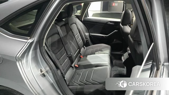 Volkswagen 7th Generation of Jetta 2021 Серебристо-серый из Кореи, фото 2