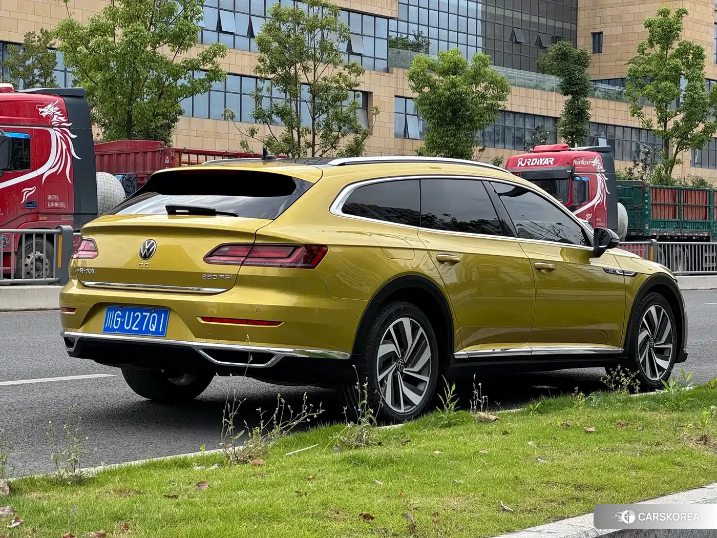 Volkswagen Arteon (CC) 2021 Yellow/orange из Китая, фото 2