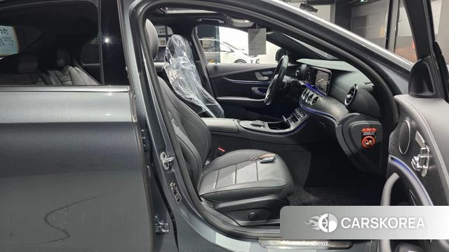 Mercedes-Benz E-Class W213 2022 Серый из Кореи, фото 2