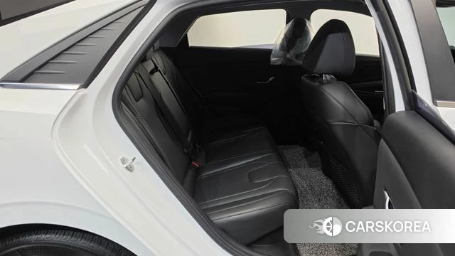 Hyundai Avante Hybrid (CN7) 2021 Белый из Кореи, фото 2