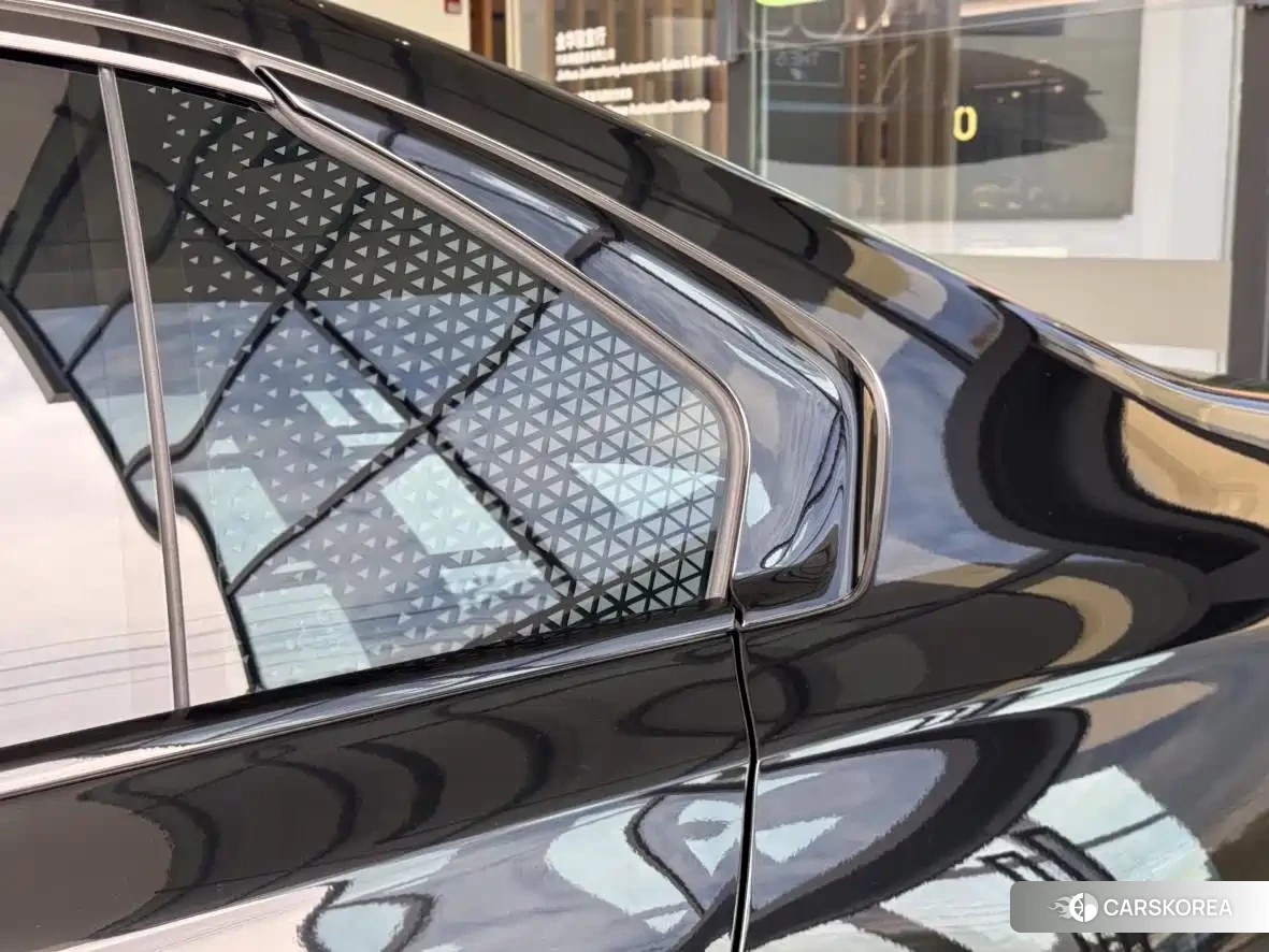 BMW i7 2025 Черный из Китая, фото 2