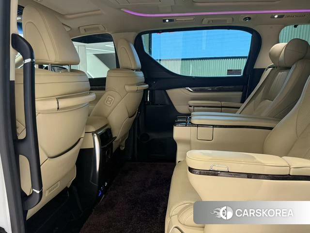 Toyota Alphard 2021 Белый из Китая, фото 2