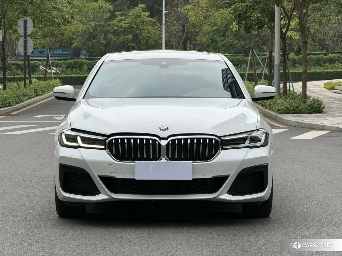BMW 5 series 2021 Белый из Китая, фото 2