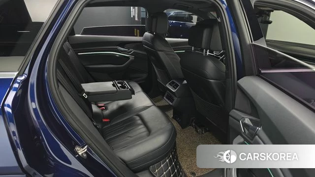 Audi e-Tron 2021 Синий из Кореи, фото 2