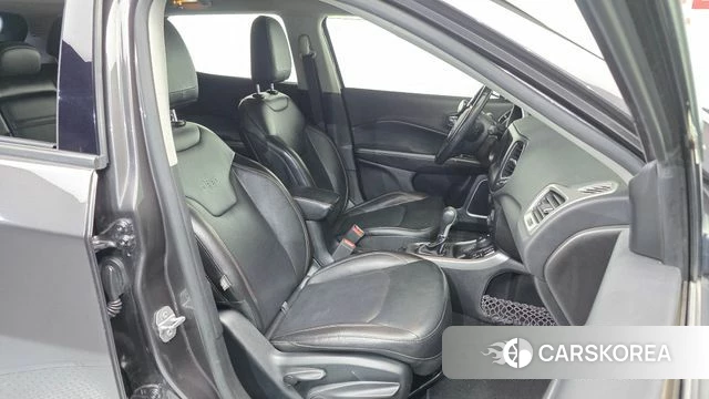 Jeep Compass 2nd Generation 2019 Черный из Кореи, фото 2