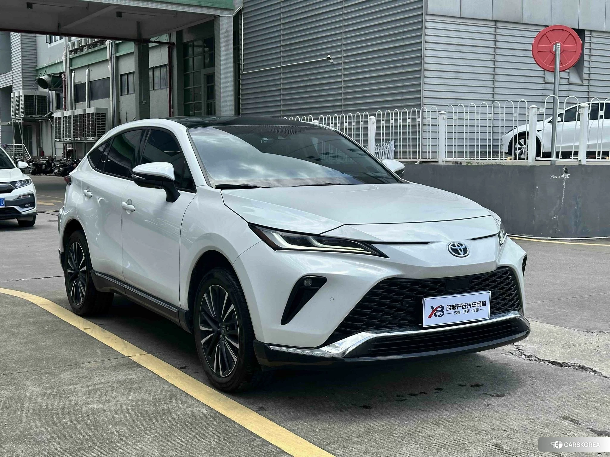 Toyota Venza 2023 Белый из Китая, фото 2