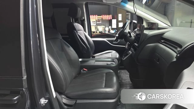 Hyundai Staria 2022 Серый из Кореи, фото 2