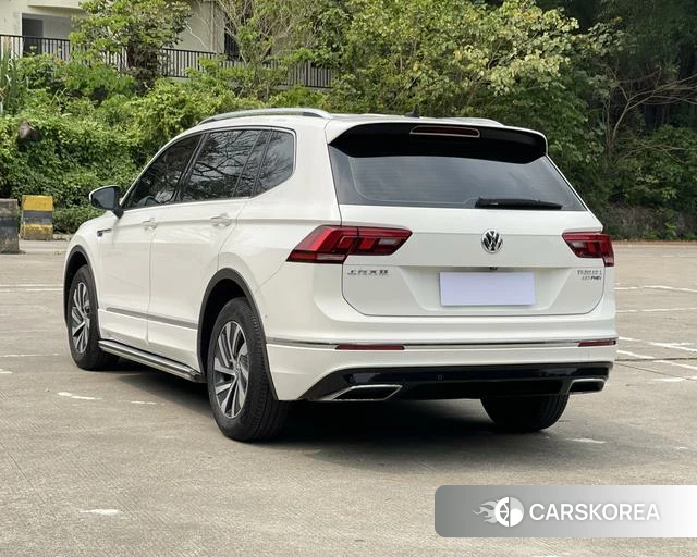 Volkswagen Tiguan L 2021 Белый из Китая, фото 2