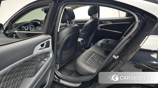 Genesis The New G70 2024 Черный из Кореи, фото 2