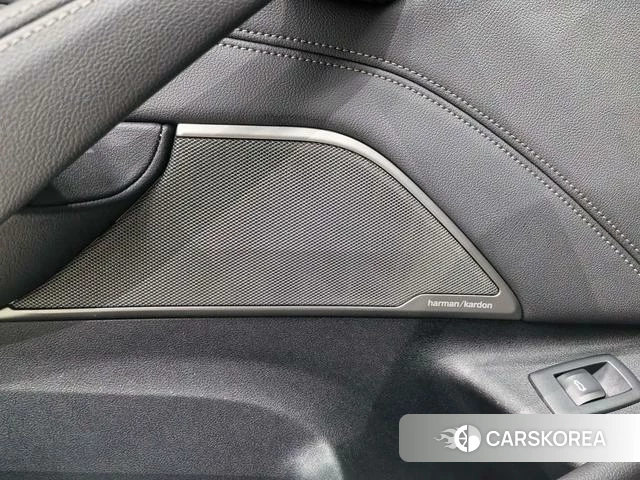 BMW 5 series 2023 Черный из Китая, фото 2