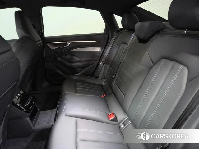 Audi A6 (C9) 2026 Черный из Кореи, фото 2