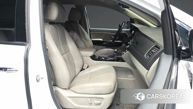 Kia The New Carnival 2018 Белый из Кореи, фото 2