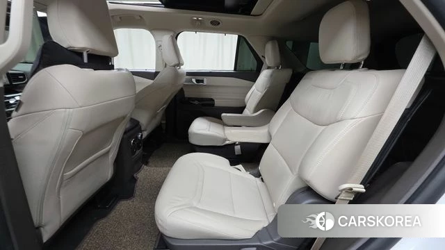 Ford Explorer 6th Generation 2022 Белый из Кореи, фото 2