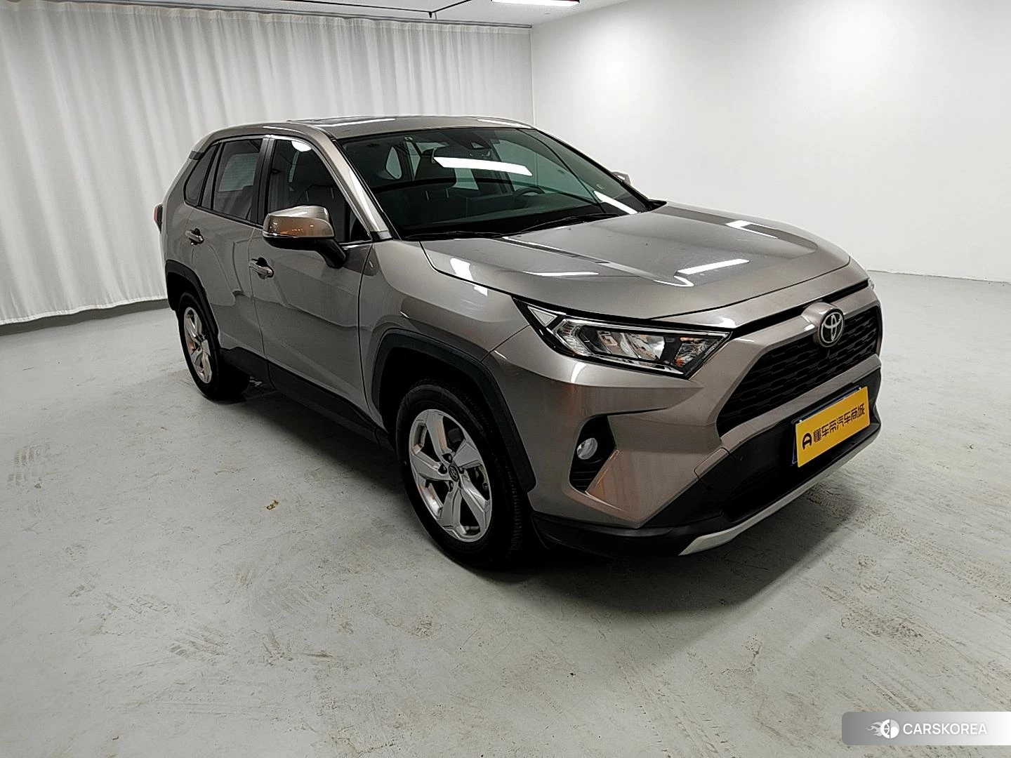 Toyota RAV4 2021 Темно-серый из Китая, фото 2